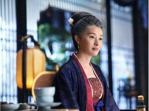 白雪不惜旧人愁,旧人愁绪难抒